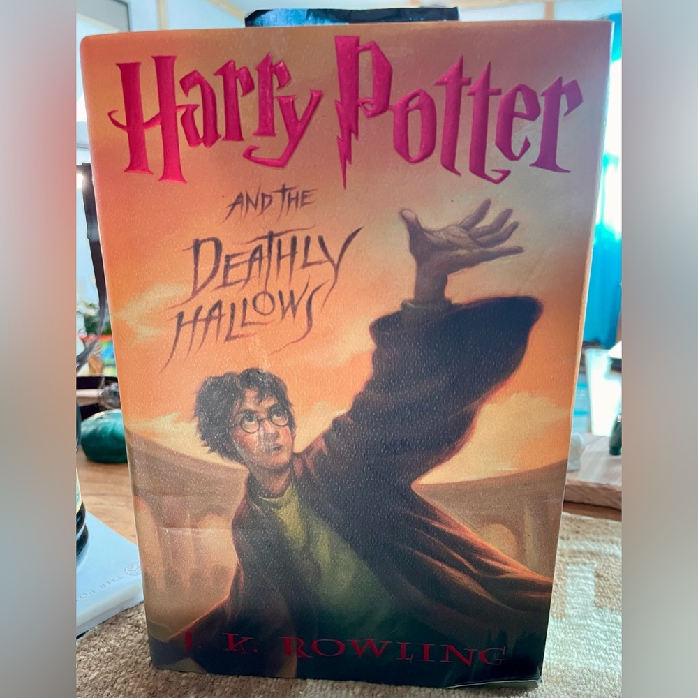 Harry Potter And The Deathly Hallows NHB  see pics  jacket tear. Refelct $$$ JKR